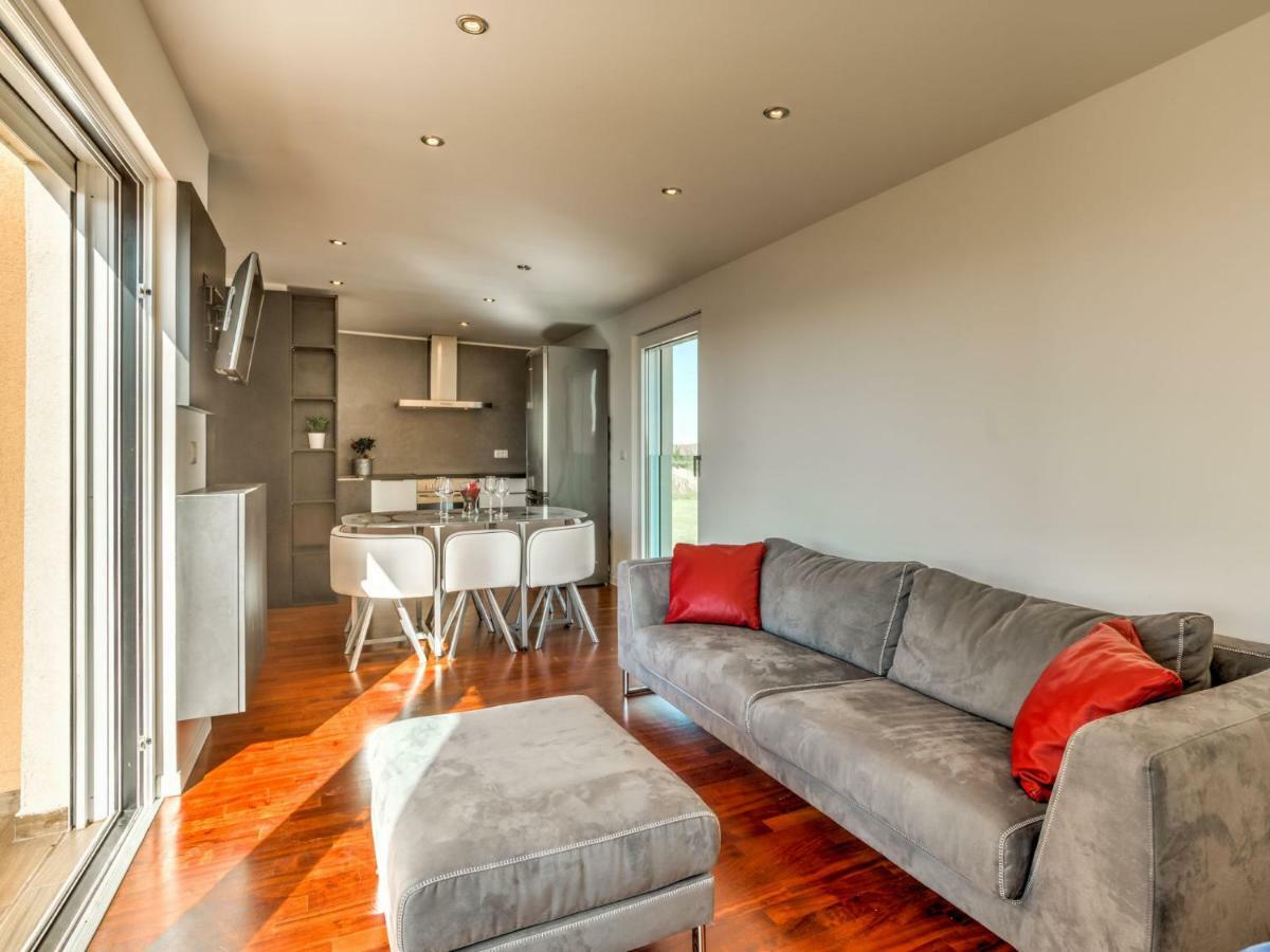 Apartment Karmen By Interhome Ловречица Экстерьер фото